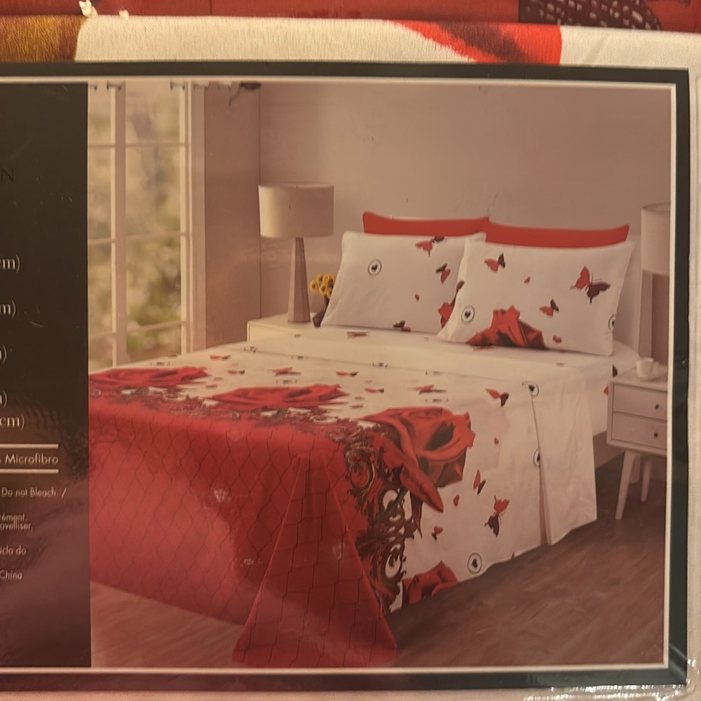Unidos Collection Red Venetian 6 Piece Sheet Set